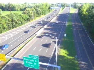 CAM 115 East Hartford RT 2 EB W/O Exit 5 - P road camera