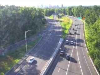 CAM 117 East Hartford RT 2 WB E/O Exit 4 - W road camera