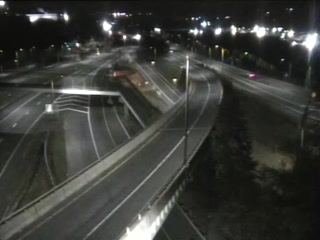 CAM 166 Waterbury RT 8 SB N/O Exit 30 - N/O I-84 next to Riverside St.