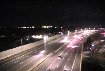 Traffic camera: CAM 57 Stratford I-95 SB N/O Exit 32 - Rt. 1 & 110 (East Main St.)