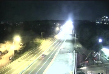 Traffic camera: CAM 72 West Haven I-95 SB Exit 43 - Rt. 122 (First Ave.)